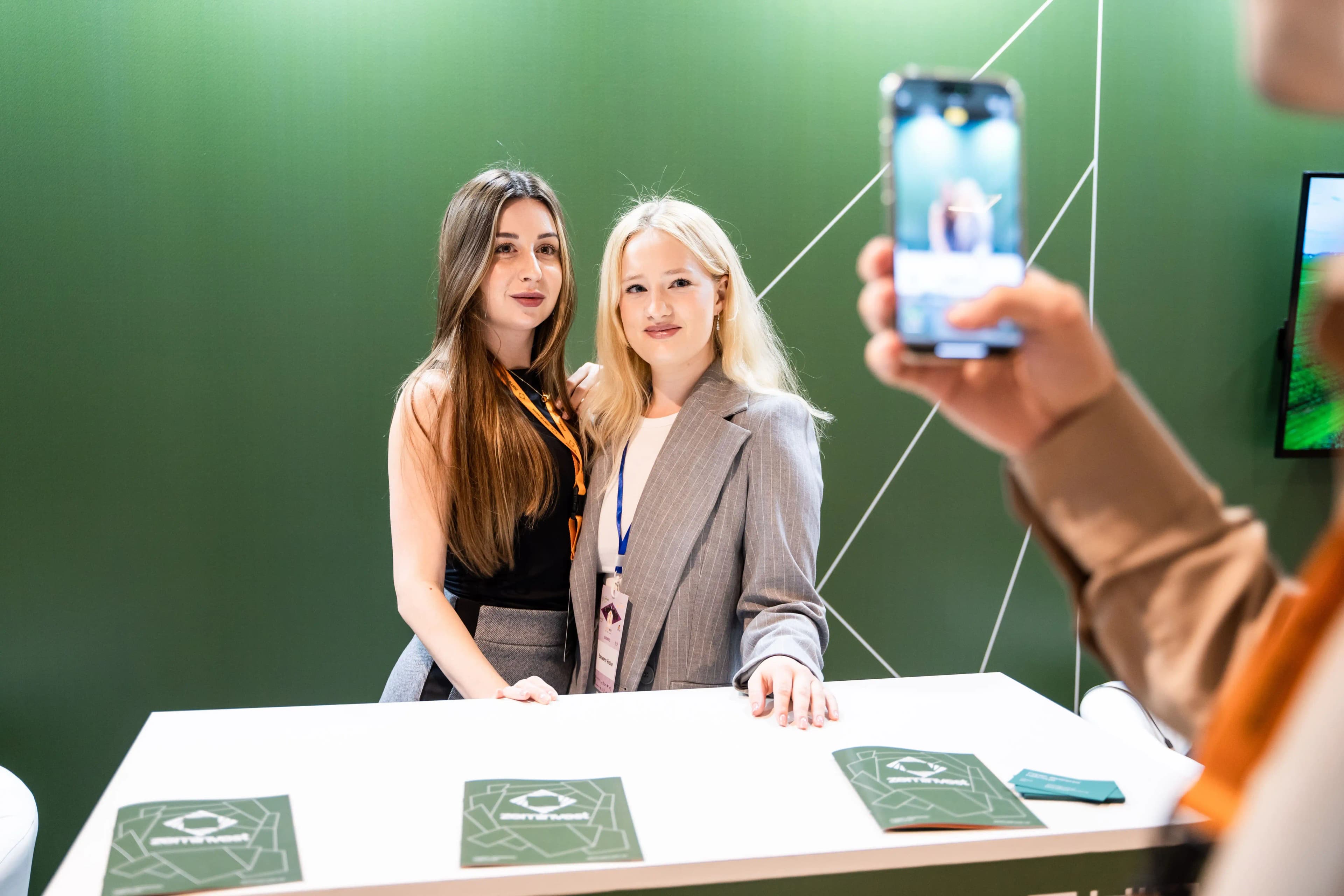 Iryna & Liza